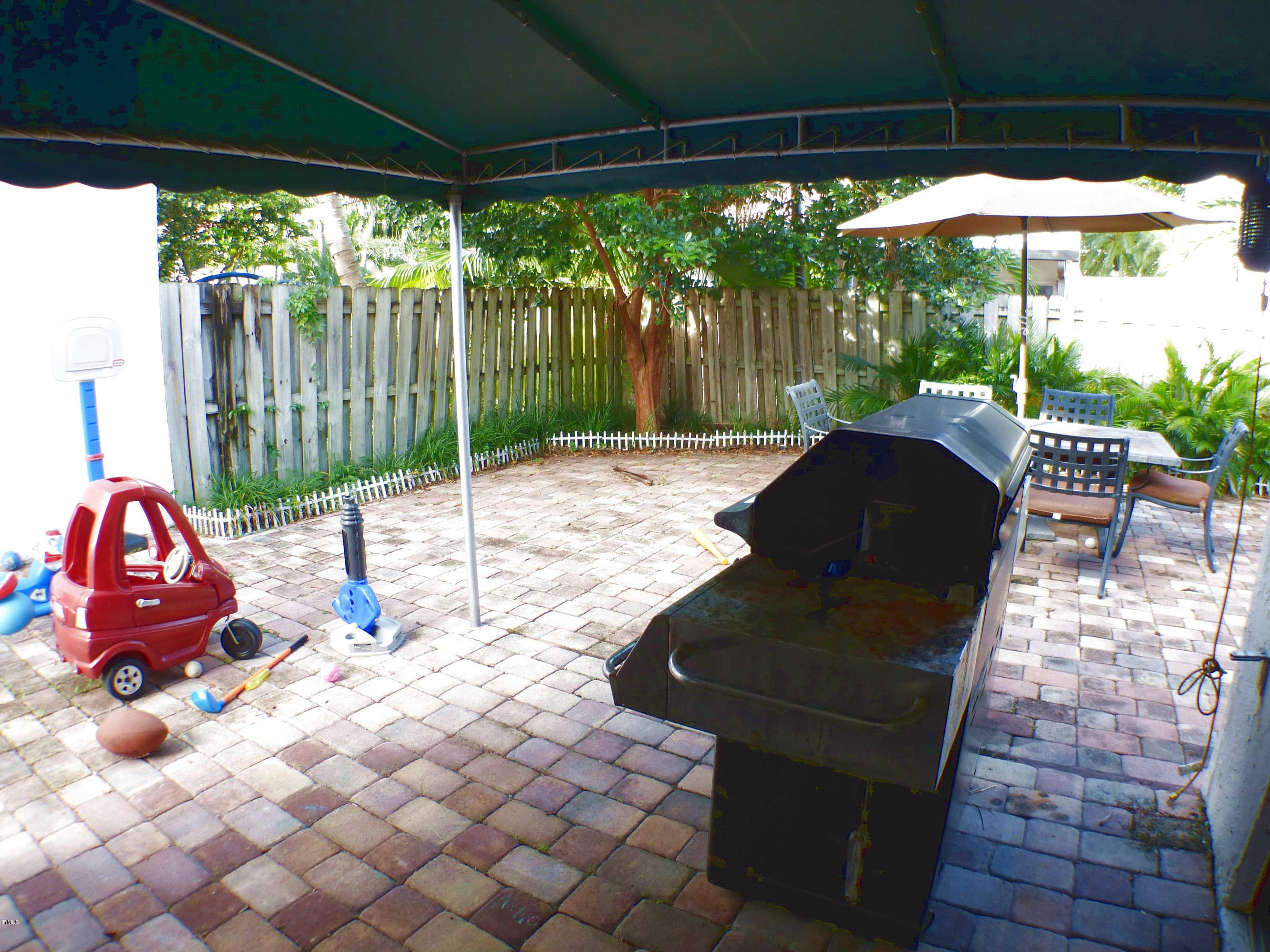 21700 Wessex Way Boca Raton, FL 33486 - Photo 22 of 25 22 - 21700 Wessex Way - Patio 1