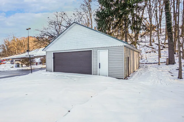 $290,000 | 86 State Road, Newaygo, MI 49337