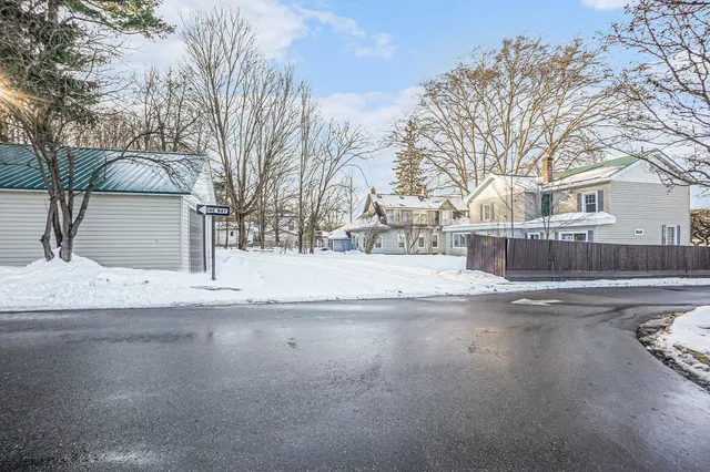 $290,000 | 86 State Road, Newaygo, MI 49337