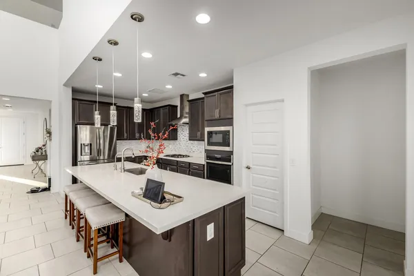 $2,700 | 6759 North 128th Avenue, Glendale, AZ 85307