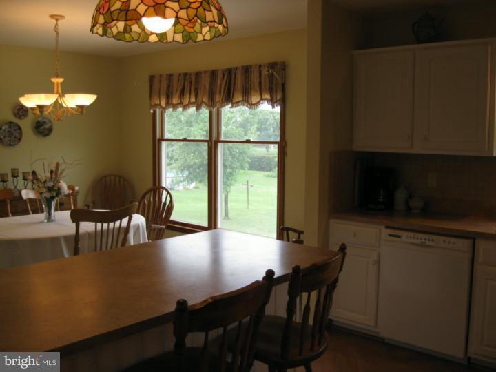 146 Henry Road Barto, PA 19504 - Photo 5 of 25 Gallery Image 5
