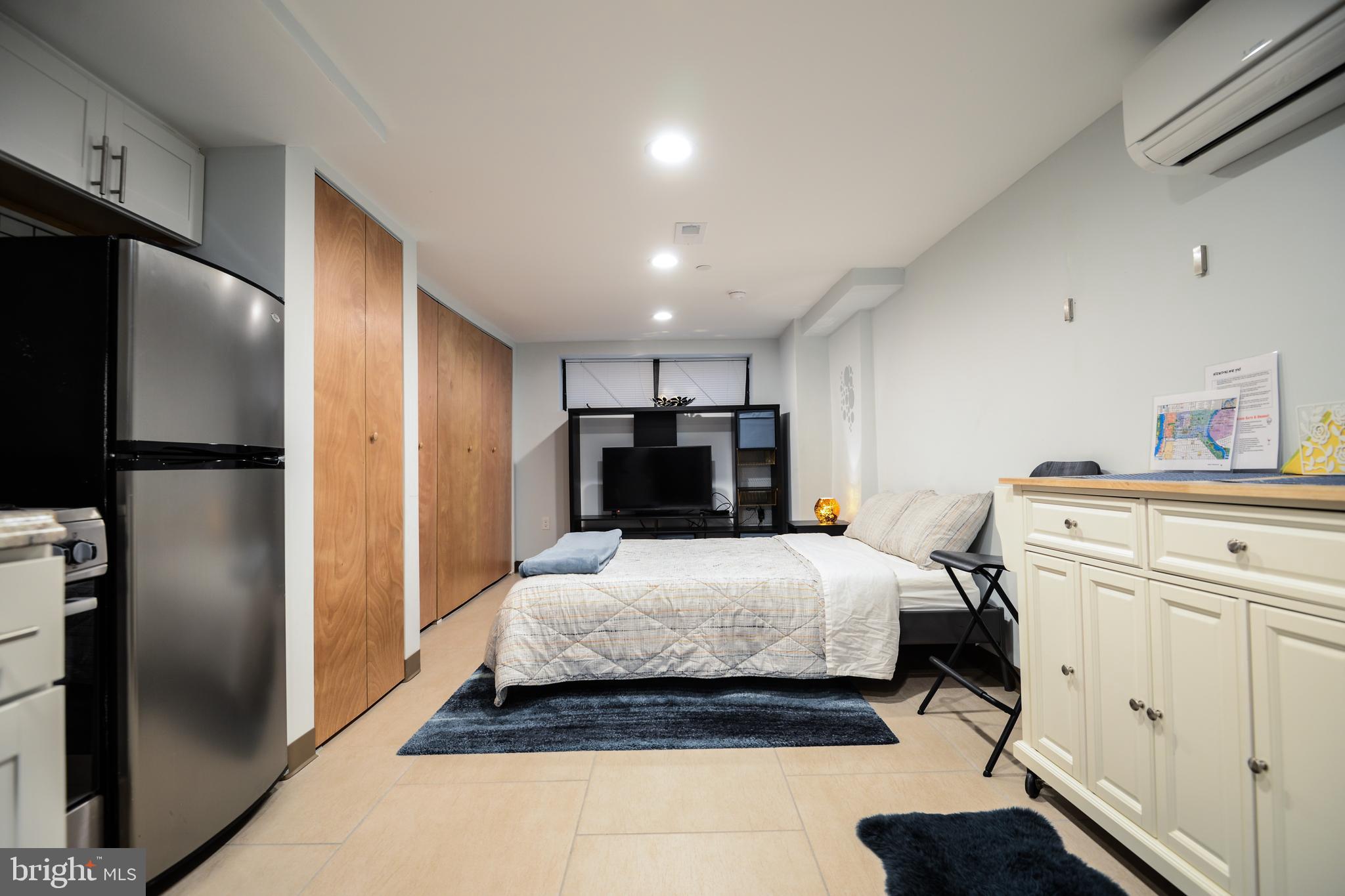 2016 Locust Street, Unit LL Philadelphia, PA 19103 - Photo 3 of 8