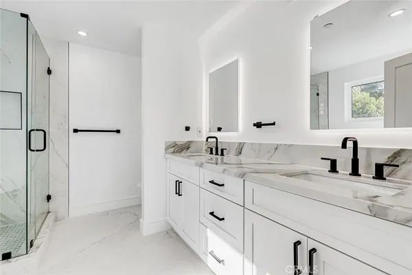 $2,050,000 | 2007 Blossom Lane, Redondo Beach, CA 90278