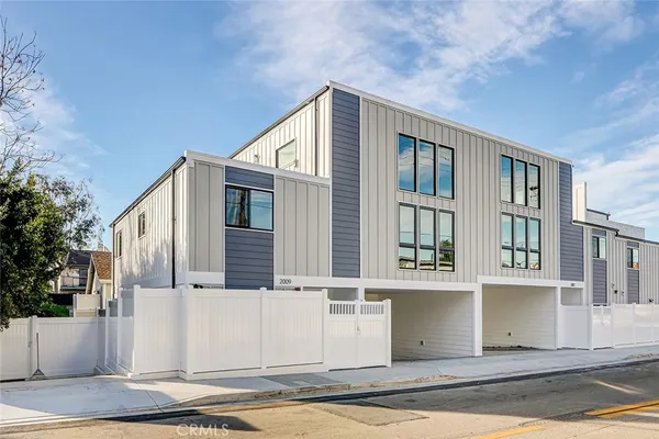 $2,050,000 | 2007 Blossom Lane, Redondo Beach, CA 90278