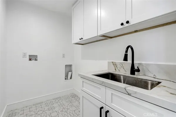 $2,050,000 | 2007 Blossom Lane, Redondo Beach, CA 90278