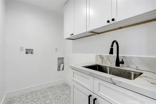 $2,050,000 | 2007 Blossom Lane, Redondo Beach, CA 90278