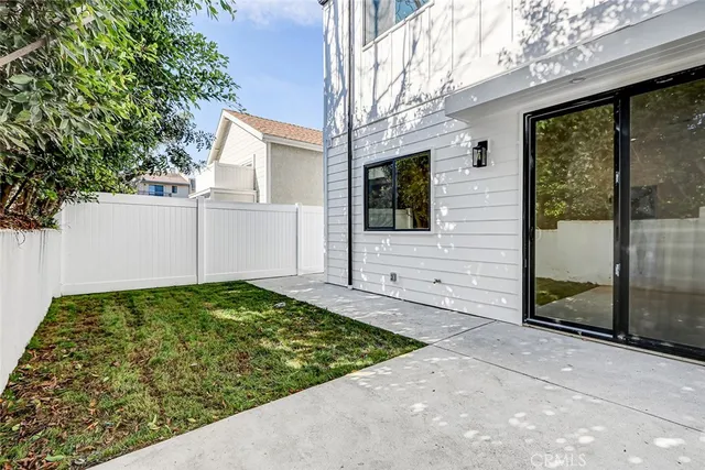 $2,050,000 | 2007 Blossom Lane, Redondo Beach, CA 90278