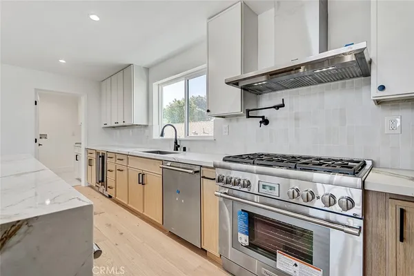 $2,050,000 | 2007 Blossom Lane, Redondo Beach, CA 90278