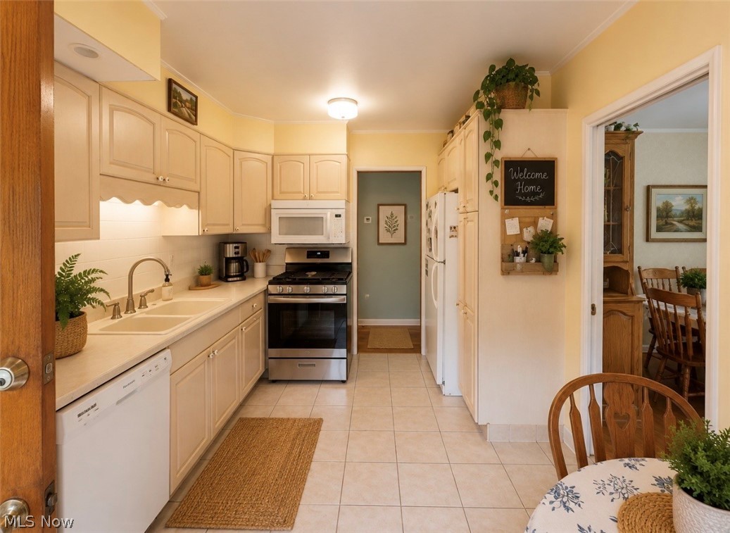2068 Green Road Madison, OH 44057 - Photo 5 of 31