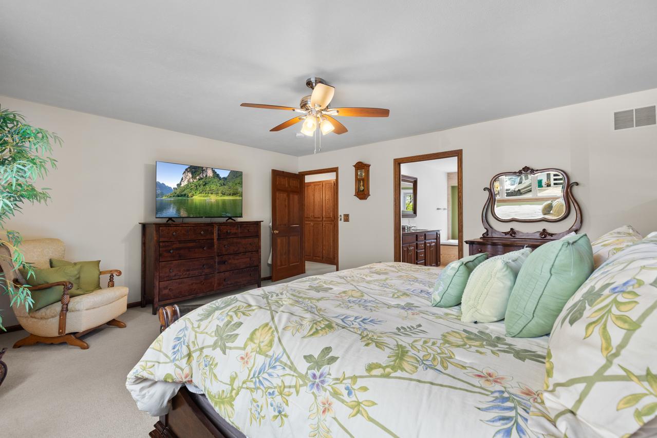 9108 Decatur Avenue South Bloomington, MN 55438 - Photo 22 of 57 Gallery Image 22