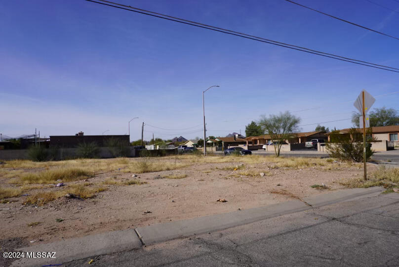 6802 South Missiondale Road, Unit 3 Tucson, AZ 85756 - Photo 4 of 6