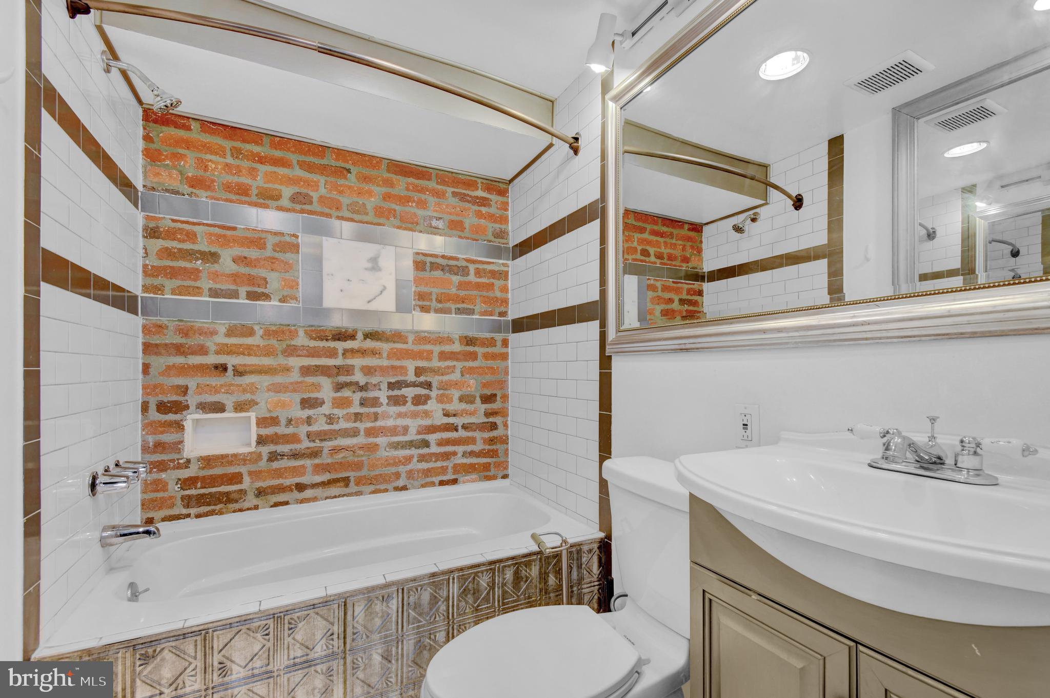 1118 Girard Street Northwest, Unit B Washington, DC 20009 - Photo 16 of 20