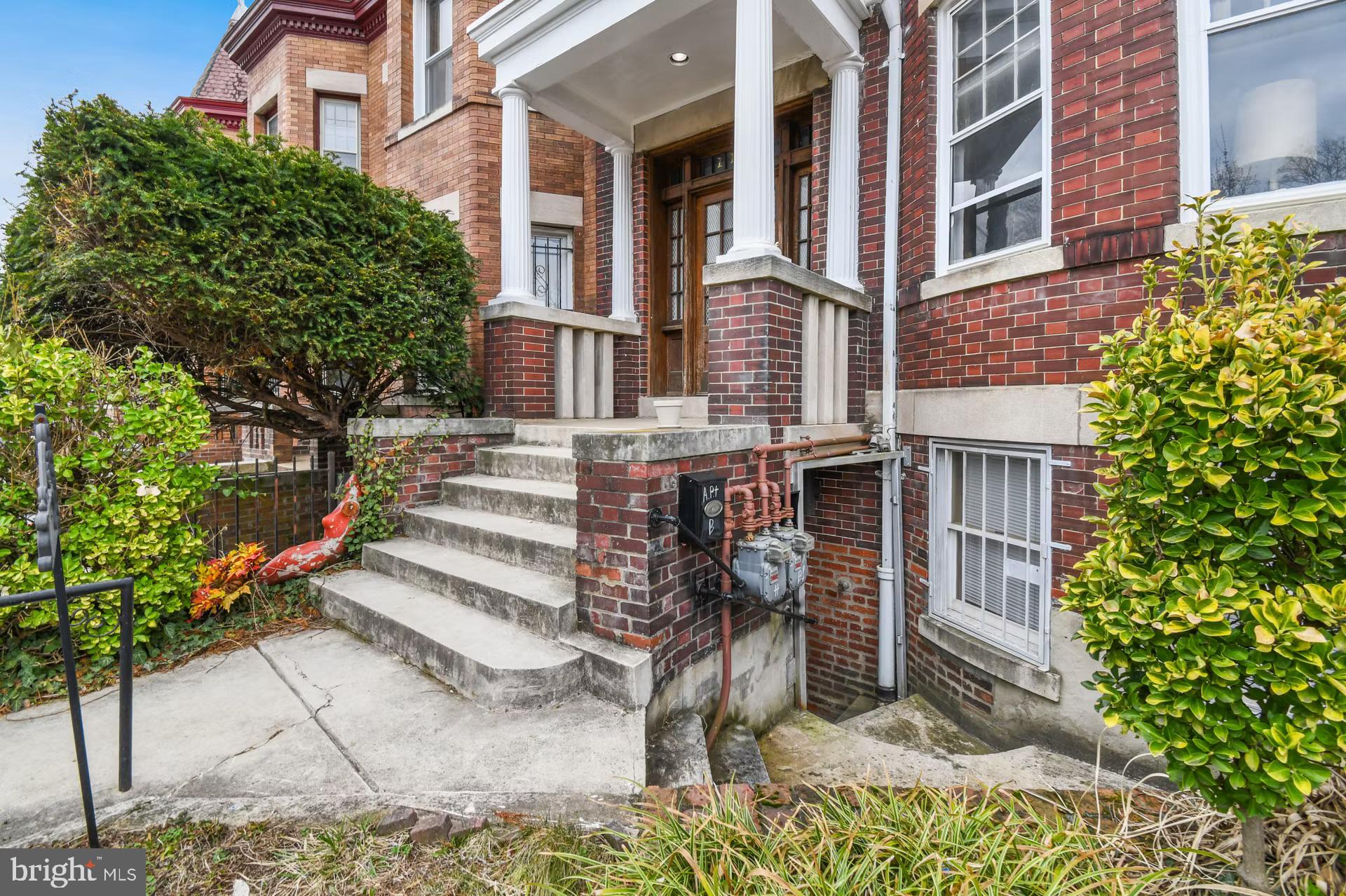 1118 Girard Street Northwest, Unit B Washington, DC 20009 - Photo 3 of 20