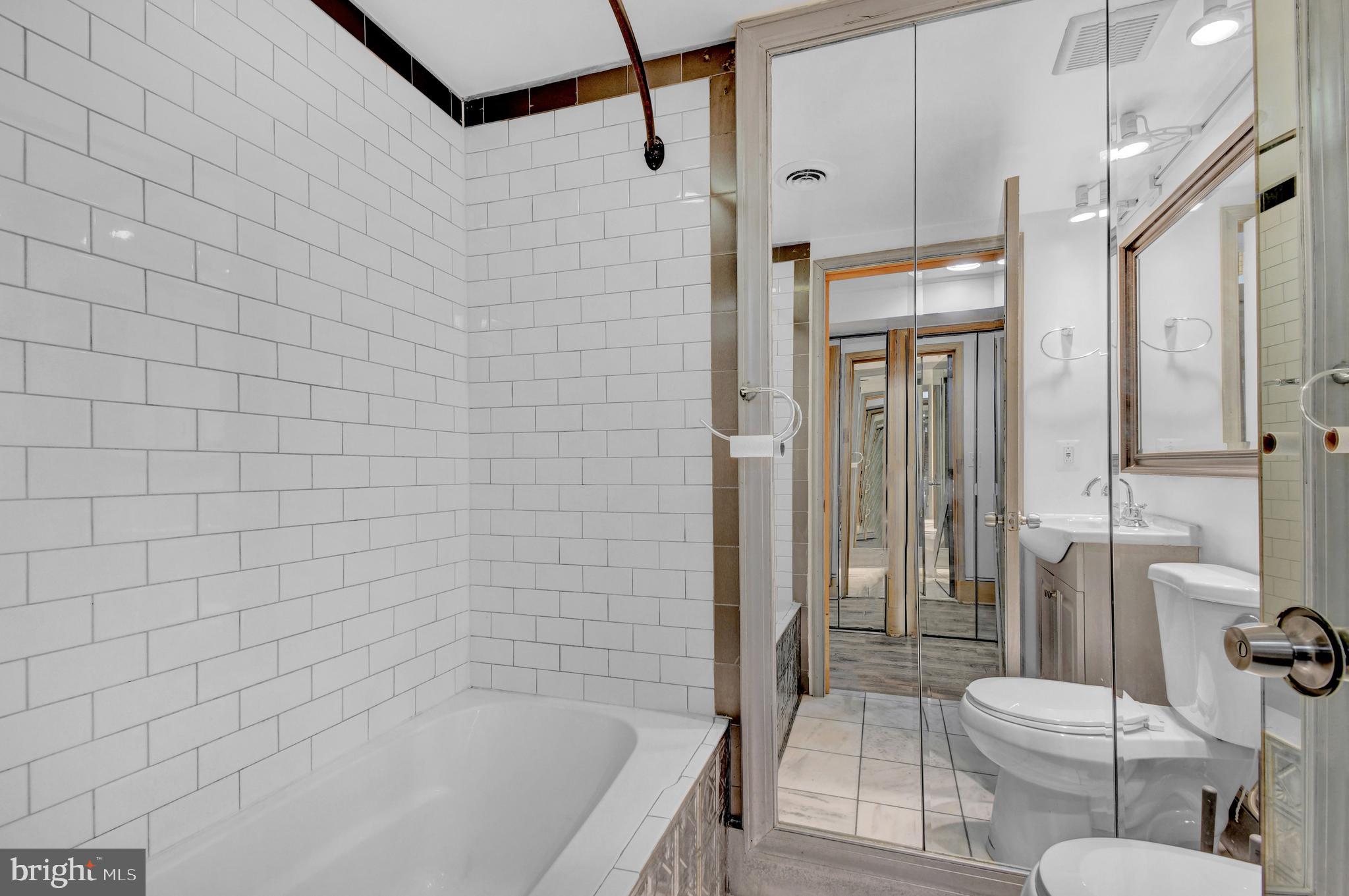 1118 Girard Street Northwest, Unit B Washington, DC 20009 - Photo 8 of 20