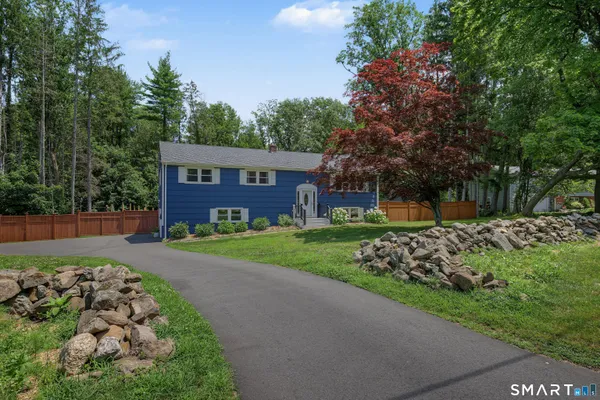 $550,000 | 1399 Long Hill Road, Guilford, CT 06437