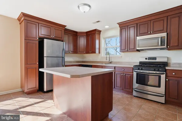 $2,750 | 13675-00 Philmont Avenue, Unit 40, Philadelphia, PA 19116