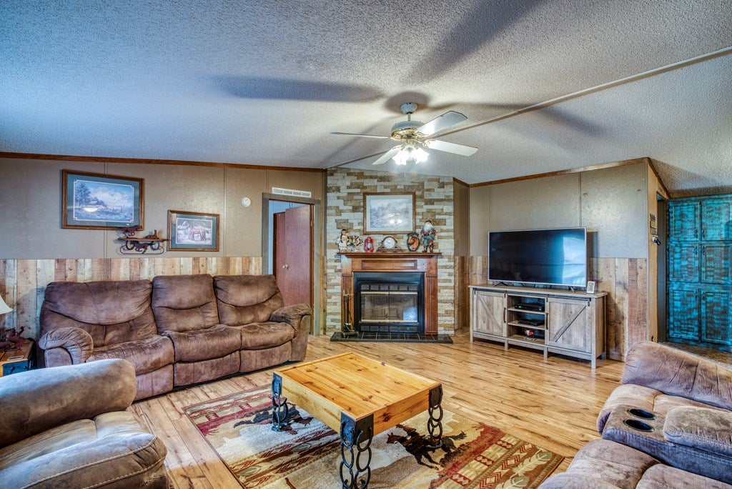 205 Spring Hollow Road Marion, VA 24354 - Photo 4 of 24 Gallery Image 4
