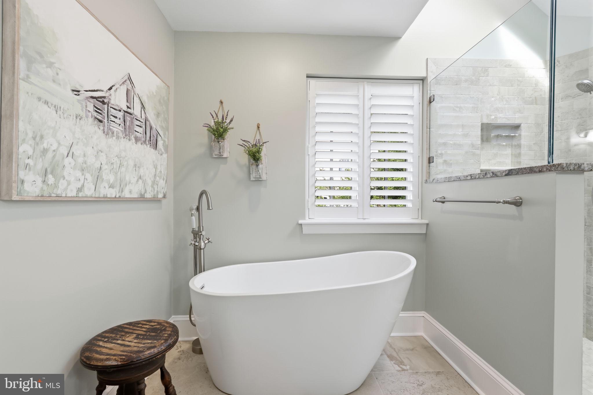 719 Winding Road Jenkintown, PA 19046 - Photo 41 of 71 Primary Ensuite Bathroom