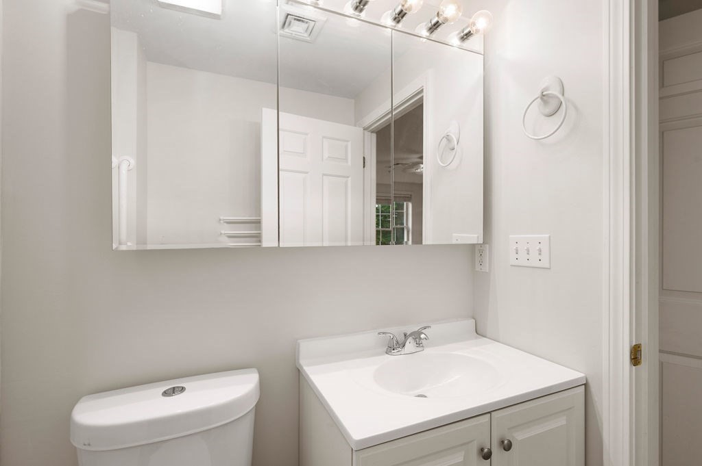 105 Winnacunnet Road, Unit 7 Hampton, NH 03842 - Photo 12 of 21