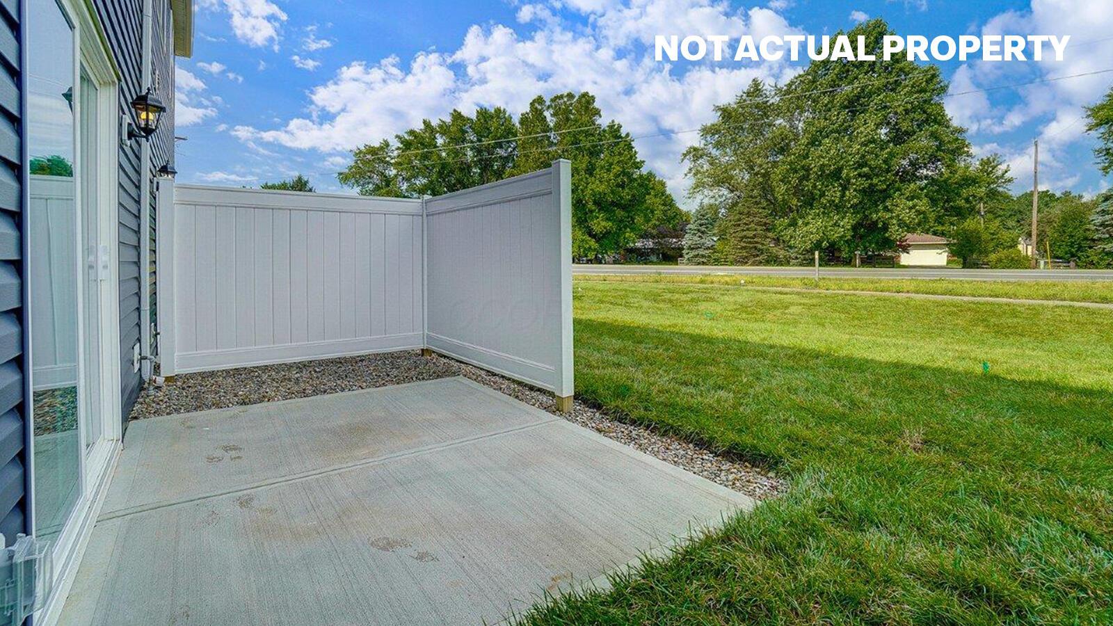1476 Cardinez Way Columbus, OH 43228 - Photo 38 of 49 40 rear patio