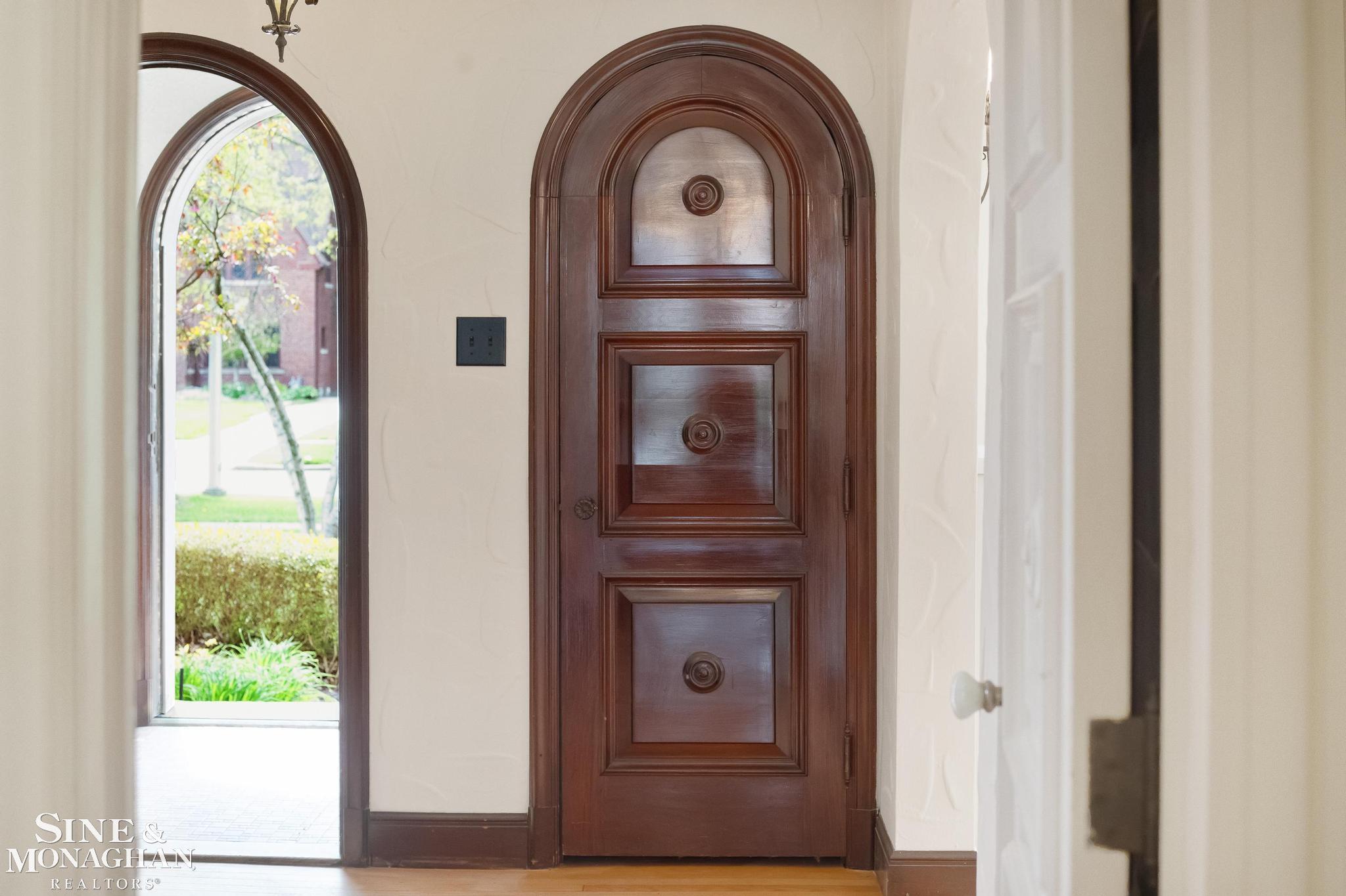 1350 Buckingham Road Grosse Pointe Park, MI 48230 - Photo 9 of 51