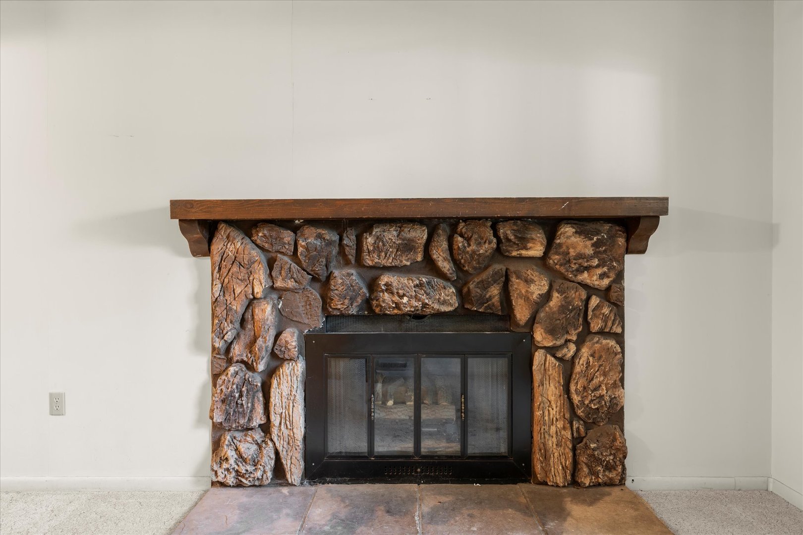 211 South Main Street Argenta, IL 62501 - Photo 15 of 32 a front view of a house with entryway