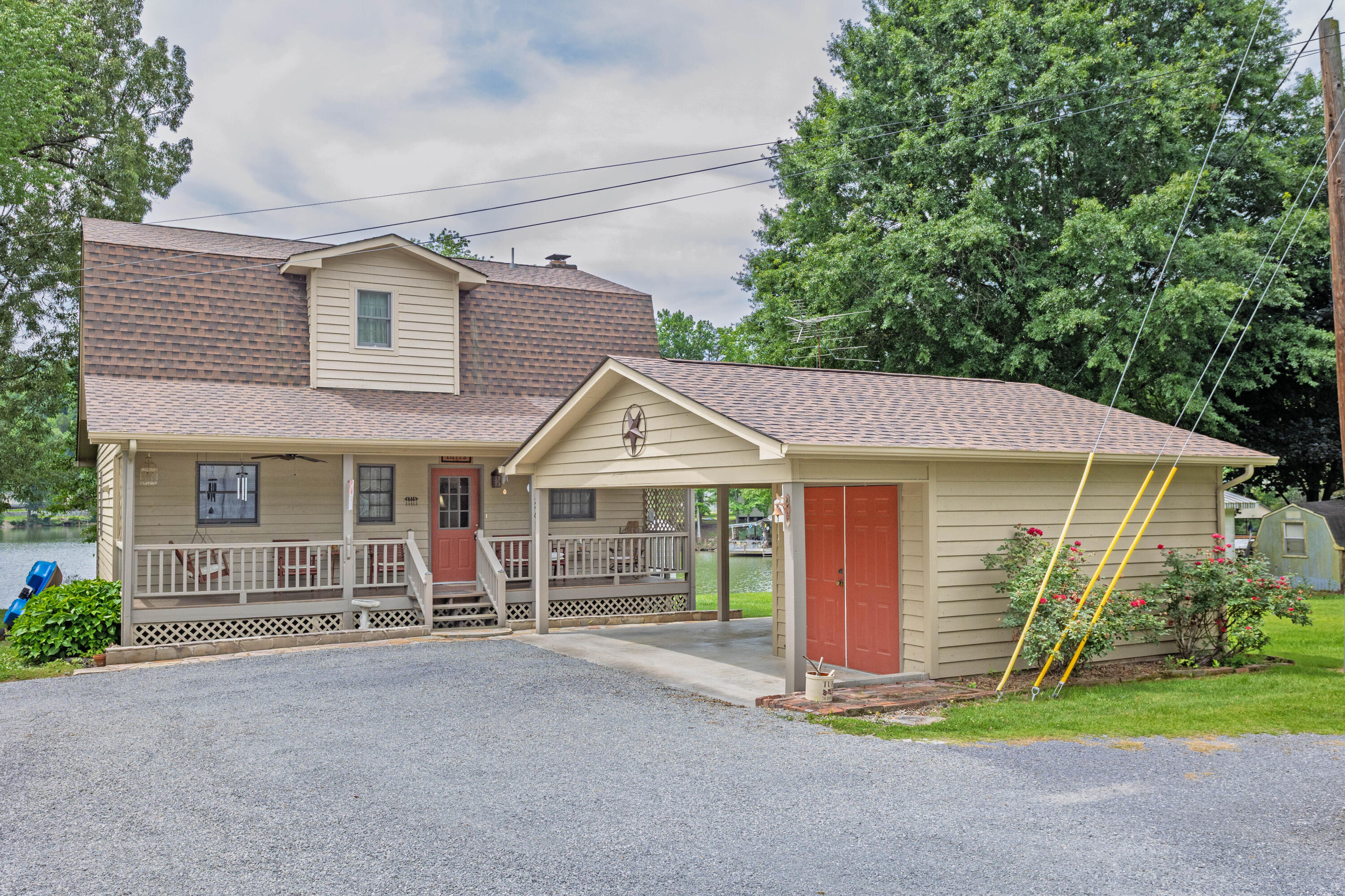 246 Howell Drive Spring City, TN 37381 - Photo 2 of 46 01