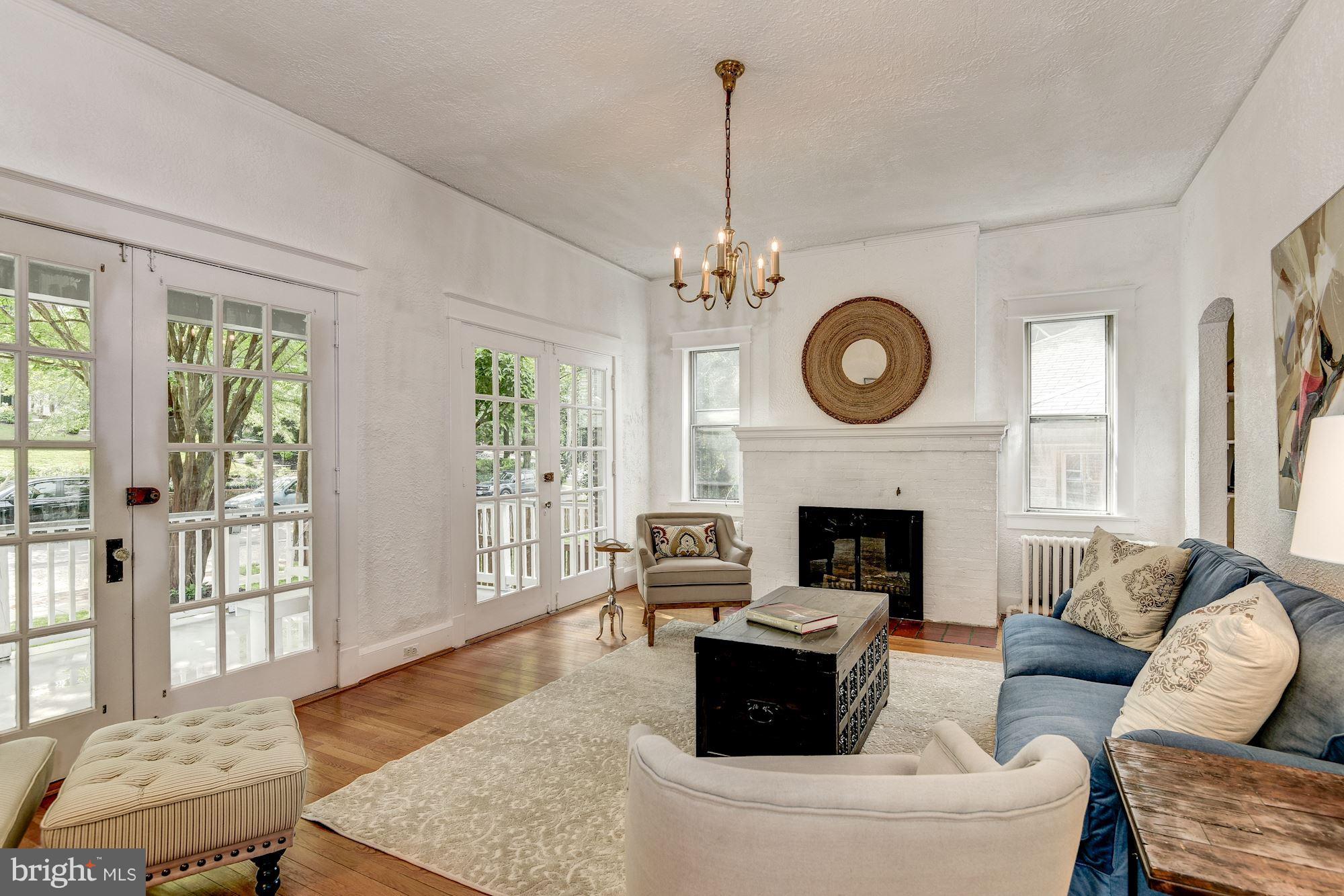 6006 Broad Branch Road Northwest Washington, DC 20015 - Photo 3 of 29 Living Room