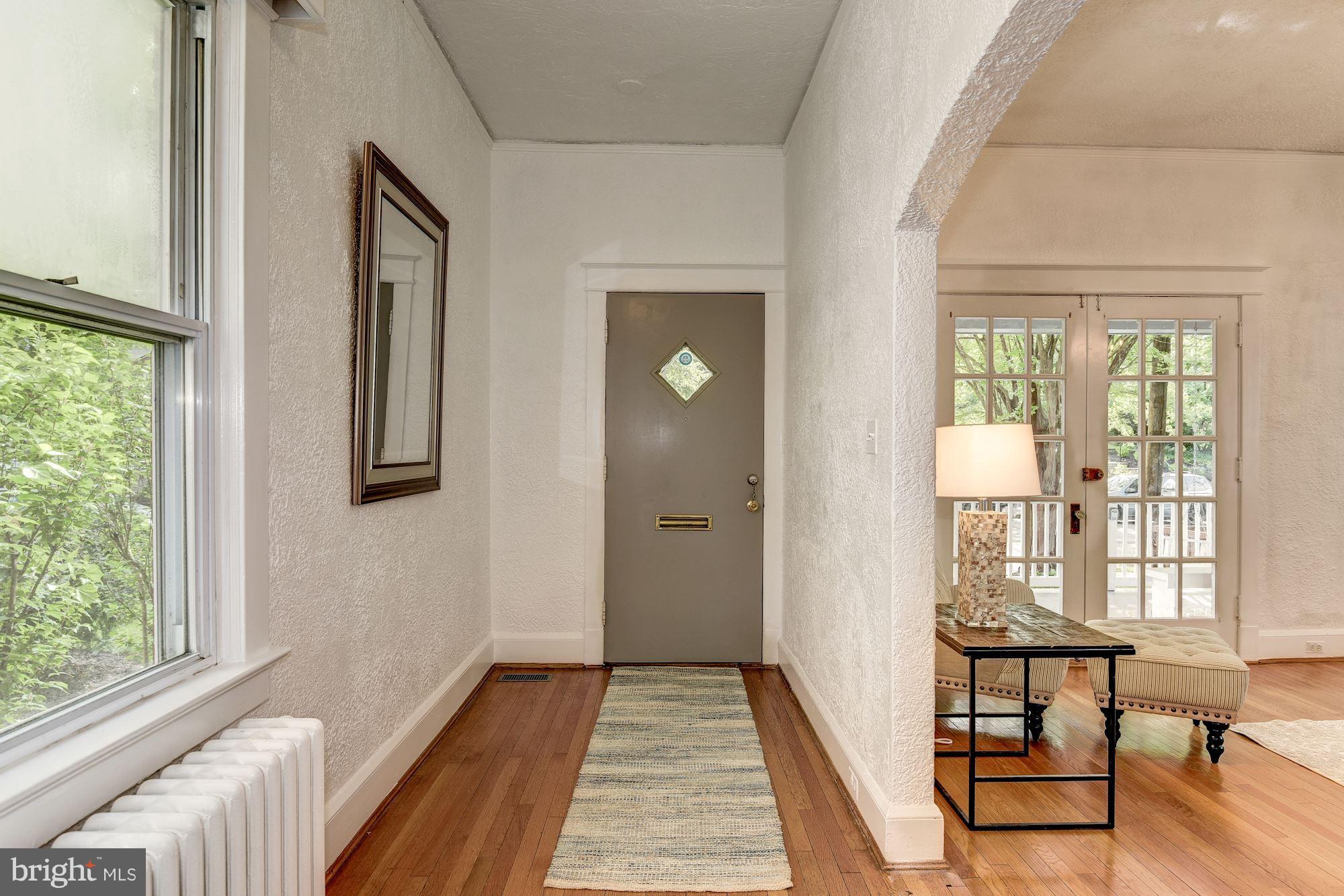 6006 Broad Branch Road Northwest Washington, DC 20015 - Photo 5 of 29 Interior (General)
