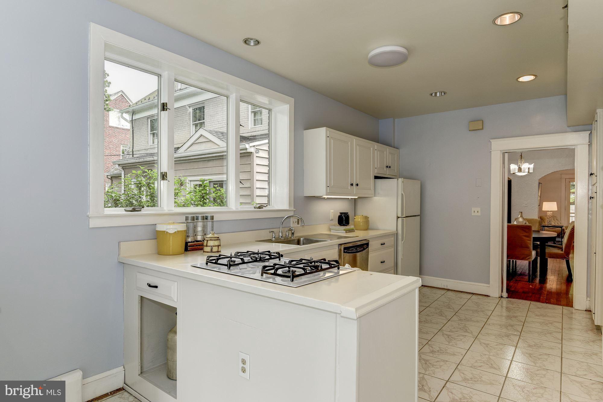 6006 Broad Branch Road Northwest Washington, DC 20015 - Photo 10 of 29 Kitchen