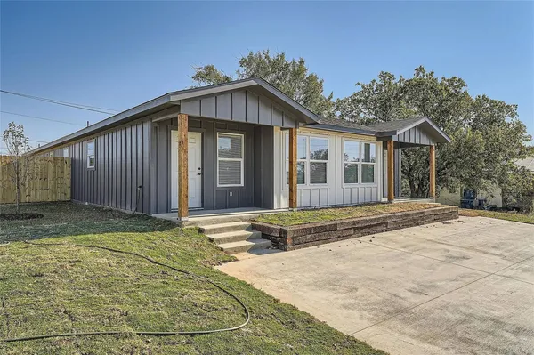 $550,000 | 111 Fisher Street, Unit A & B, Elgin, TX 78621