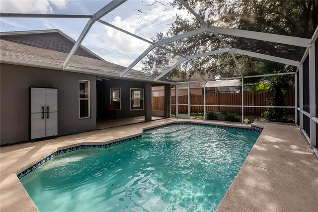 $425,000 | 3043 Beaver Pond Trail, Valrico, FL 33596