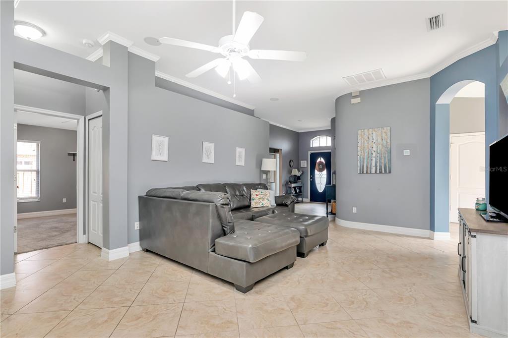 3043 Beaver Pond Trail Valrico, FL 33596 - Photo 9 of 45