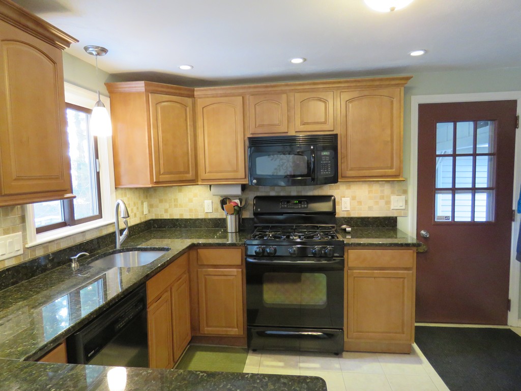 30 Thoreau Road Northborough, MA 01532 - Photo 4 of 30 Gallery Image 4