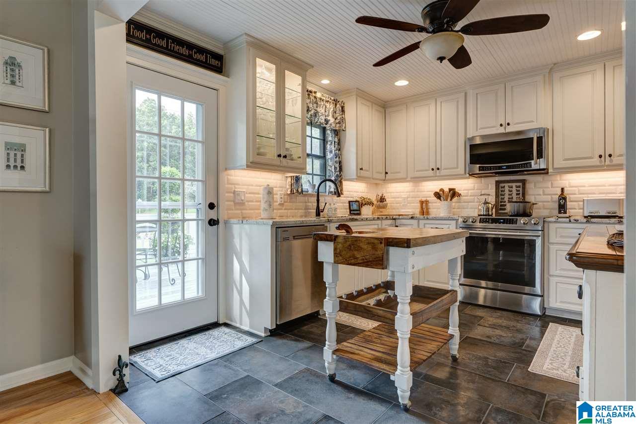 1780 Indian Hills Road Pelham, AL 35124 - Photo 10 of 33
