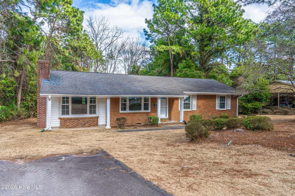$2,250 | 160 West Delaware Avenue, Southern Pines, NC 28387