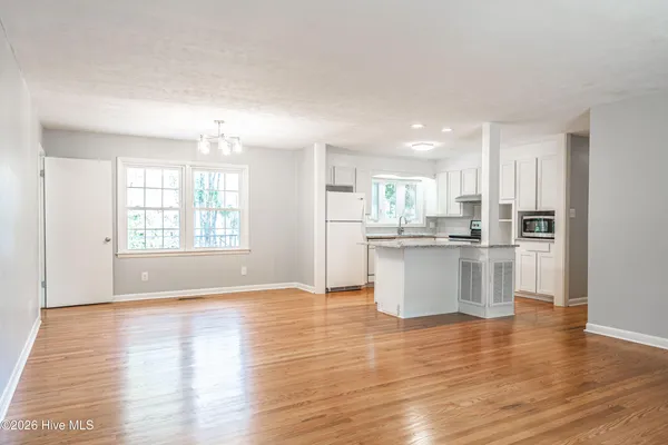 $2,250 | 160 West Delaware Avenue, Southern Pines, NC 28387