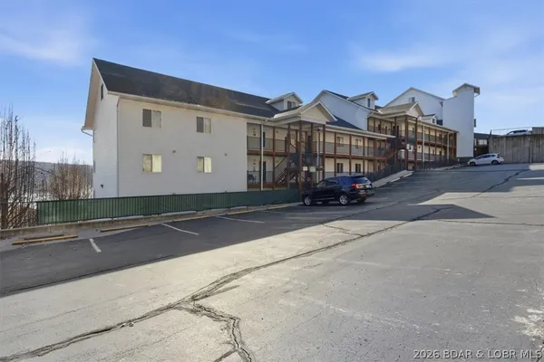 $315,000 | 128 Park Pl Lane, Unit 2B, Kaiser, MO 65047