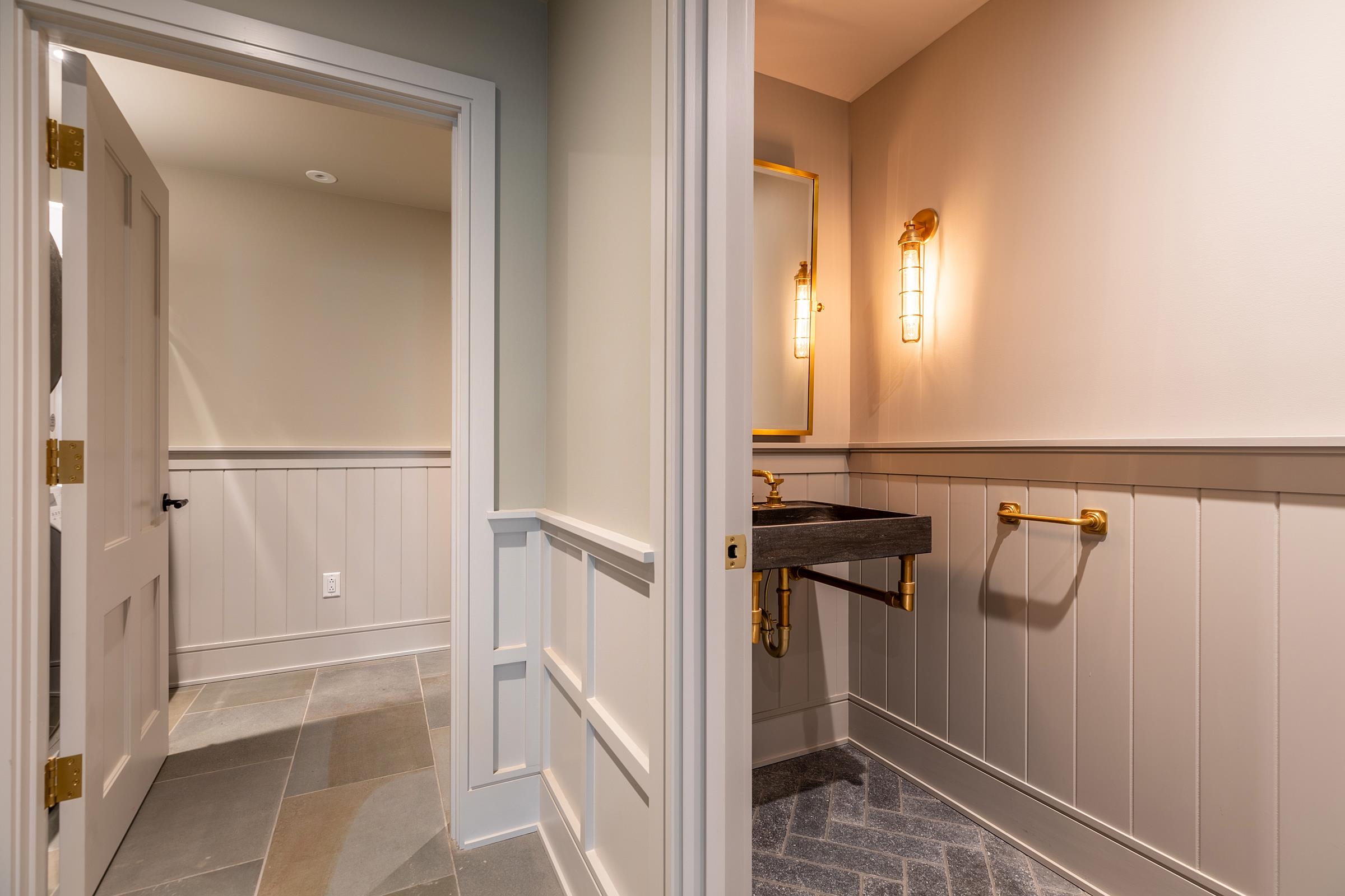 515 W Fields Manchester, VT 05255 - Photo 29 of 40