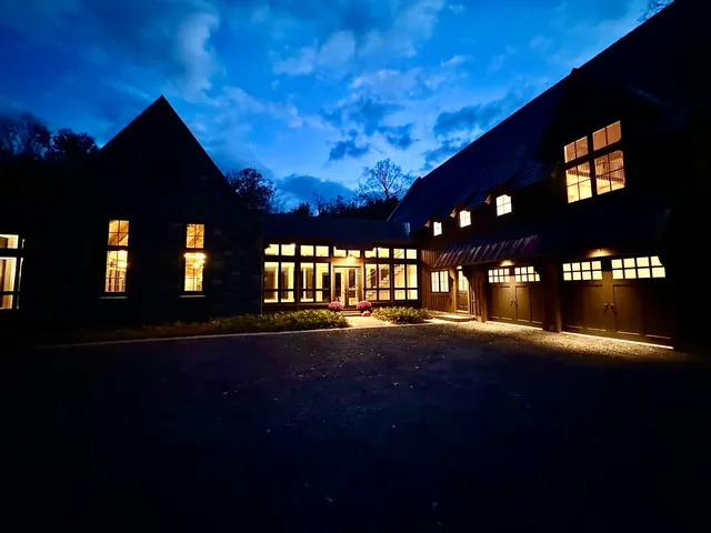 $6,900,000 | 515 W Fields, Manchester, VT 05255
