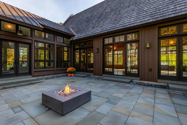 $6,900,000 | 515 W Fields, Manchester, VT 05255