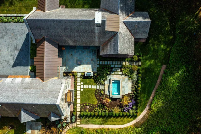 $6,900,000 | 515 W Fields, Manchester, VT 05255