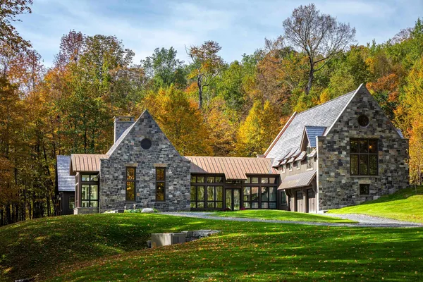 $5,900,000 | 515 W Fields, Manchester, VT 05255
