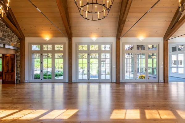 $5,900,000 | 515 W Fields, Manchester, VT 05255