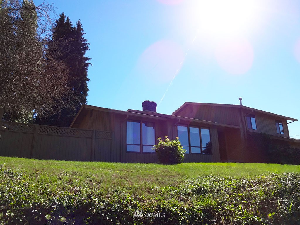 1303 North 32nd Street Renton, WA 98056 - Photo 1 of 18