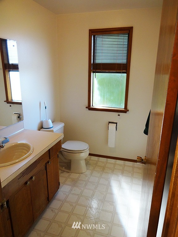 1303 North 32nd Street Renton, WA 98056 - Photo 11 of 18