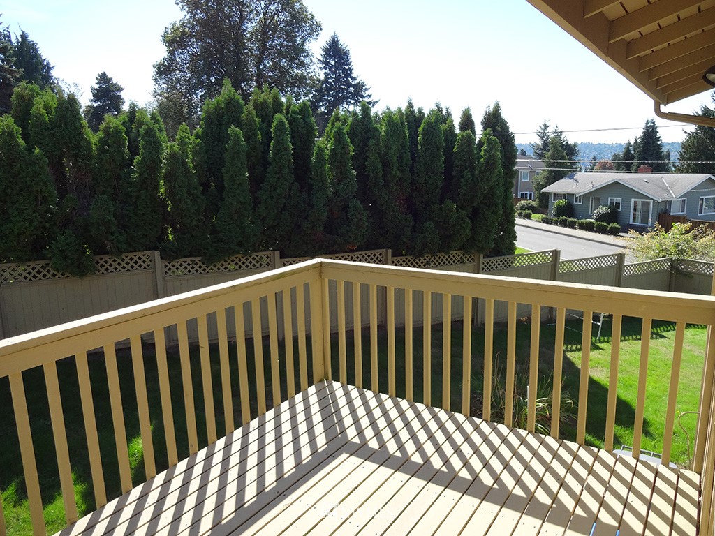 1303 North 32nd Street Renton, WA 98056 - Photo 5 of 18