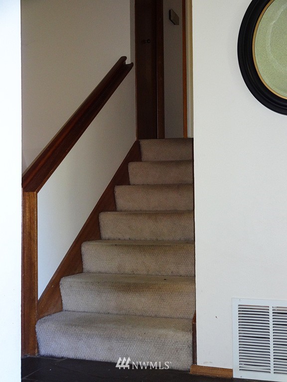 1303 North 32nd Street Renton, WA 98056 - Photo 9 of 18