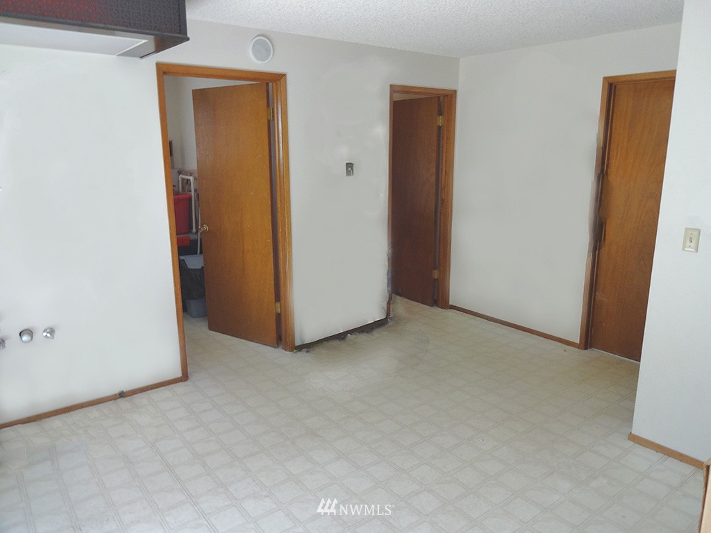 1303 North 32nd Street Renton, WA 98056 - Photo 10 of 18