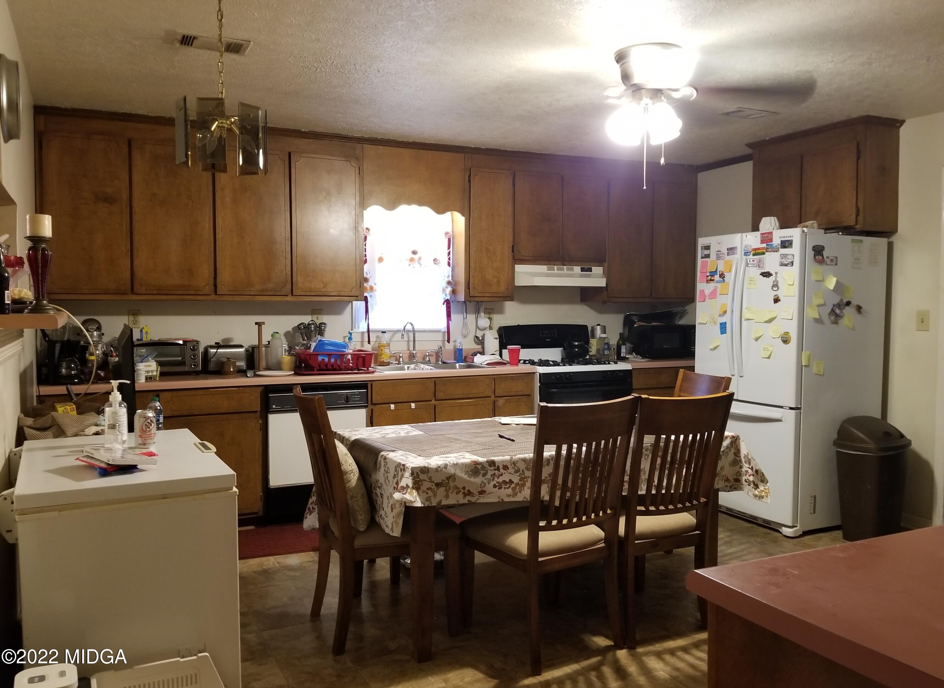 2936 Ruark Road Macon, GA 31217 - Photo 4 of 8 kitchen